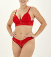 Conjunto de bralette y tanga brasilera rojo frontal